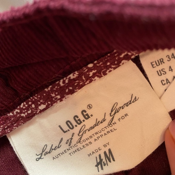 H&M corduroy maroon mini skirt ❤️ - Picture 2 of 3